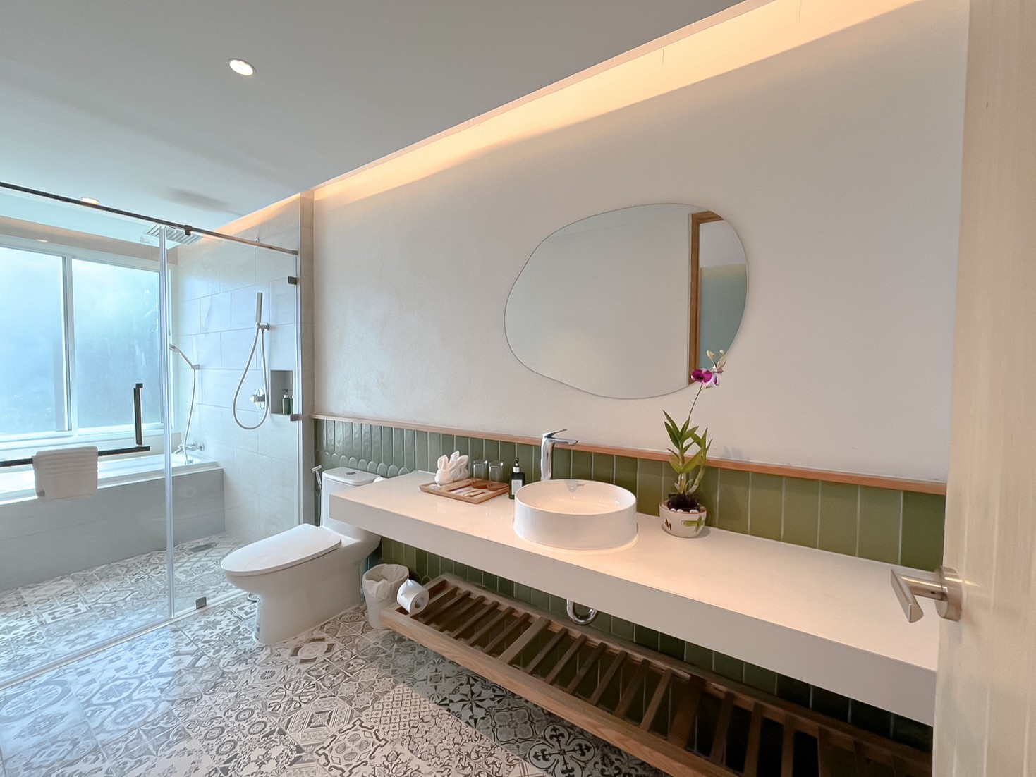 Peach Hill Hotel Resort